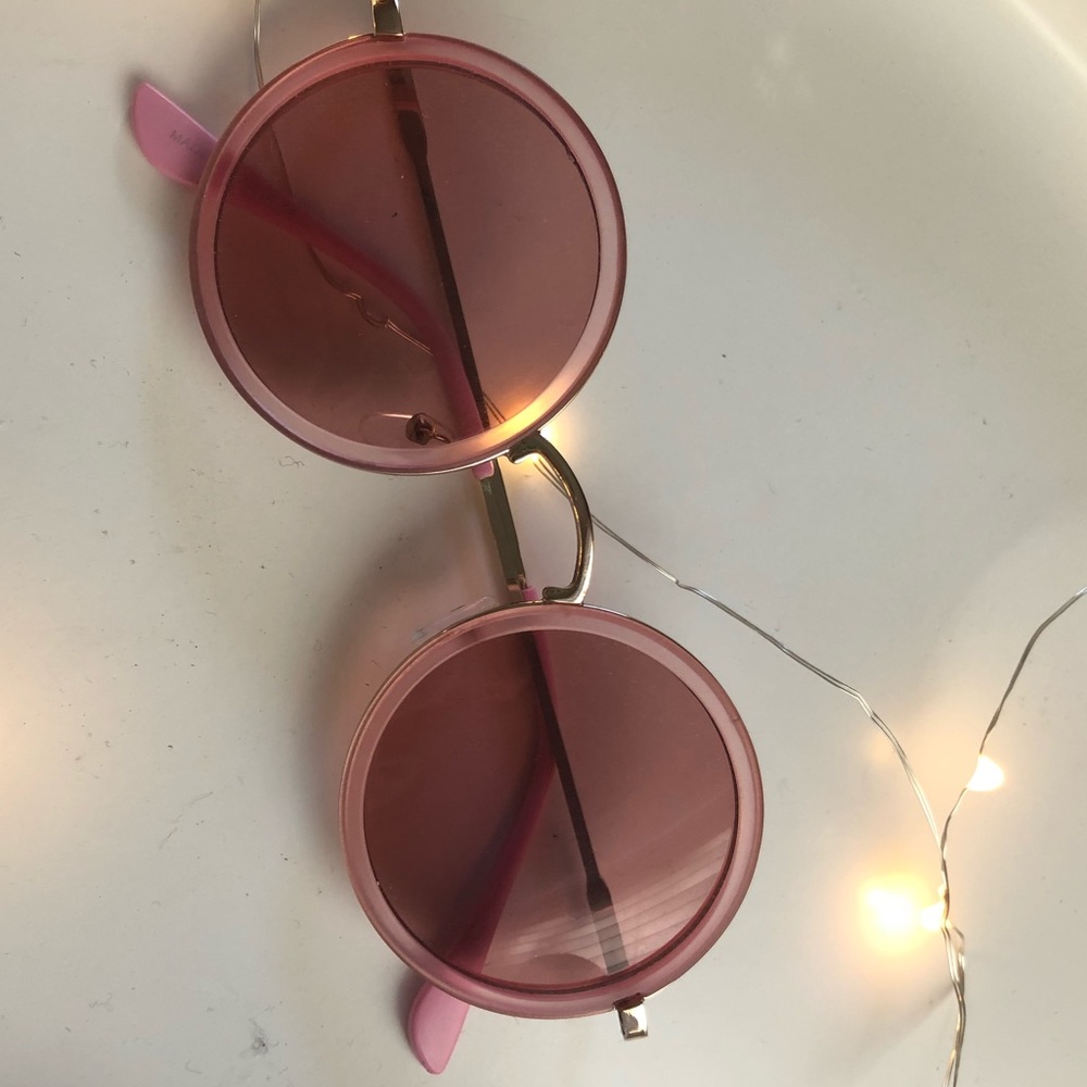 Fun and funky pink round sunglasses! - Picture 2 of 3